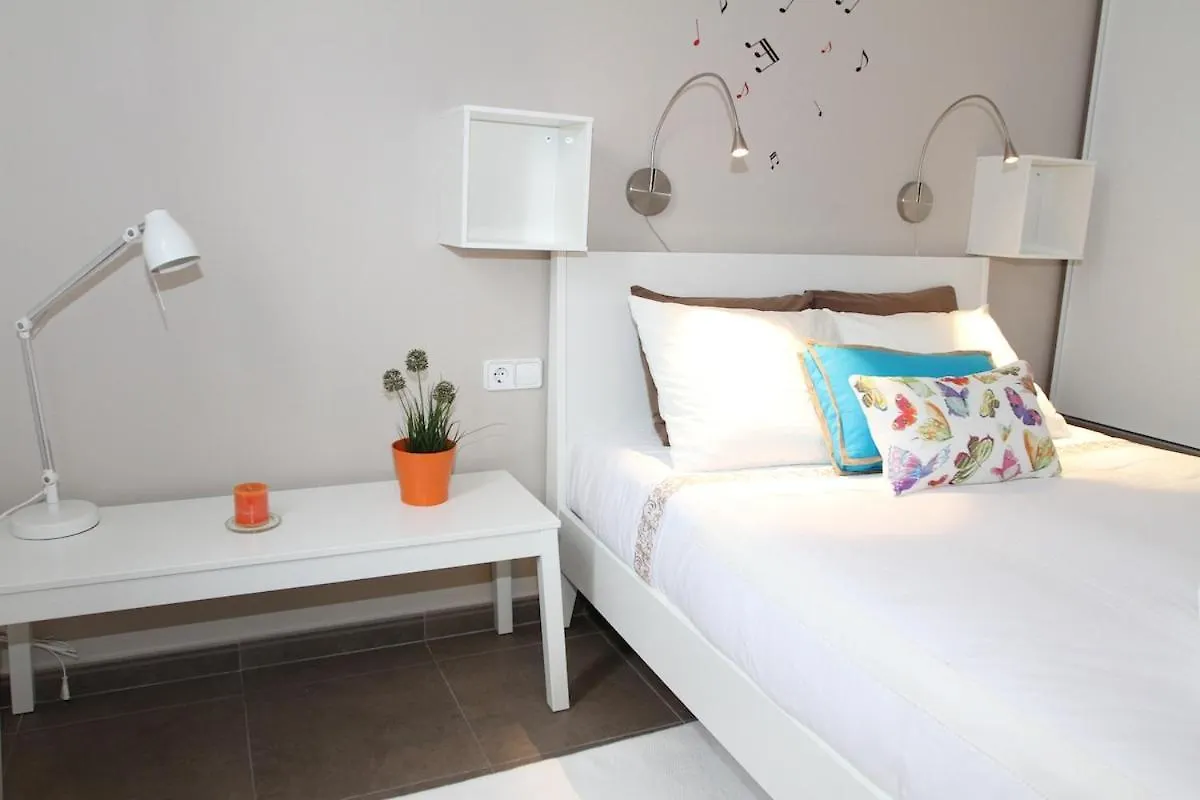 Lodging Apartments Almirall Beach 12 Barcelona Spanje