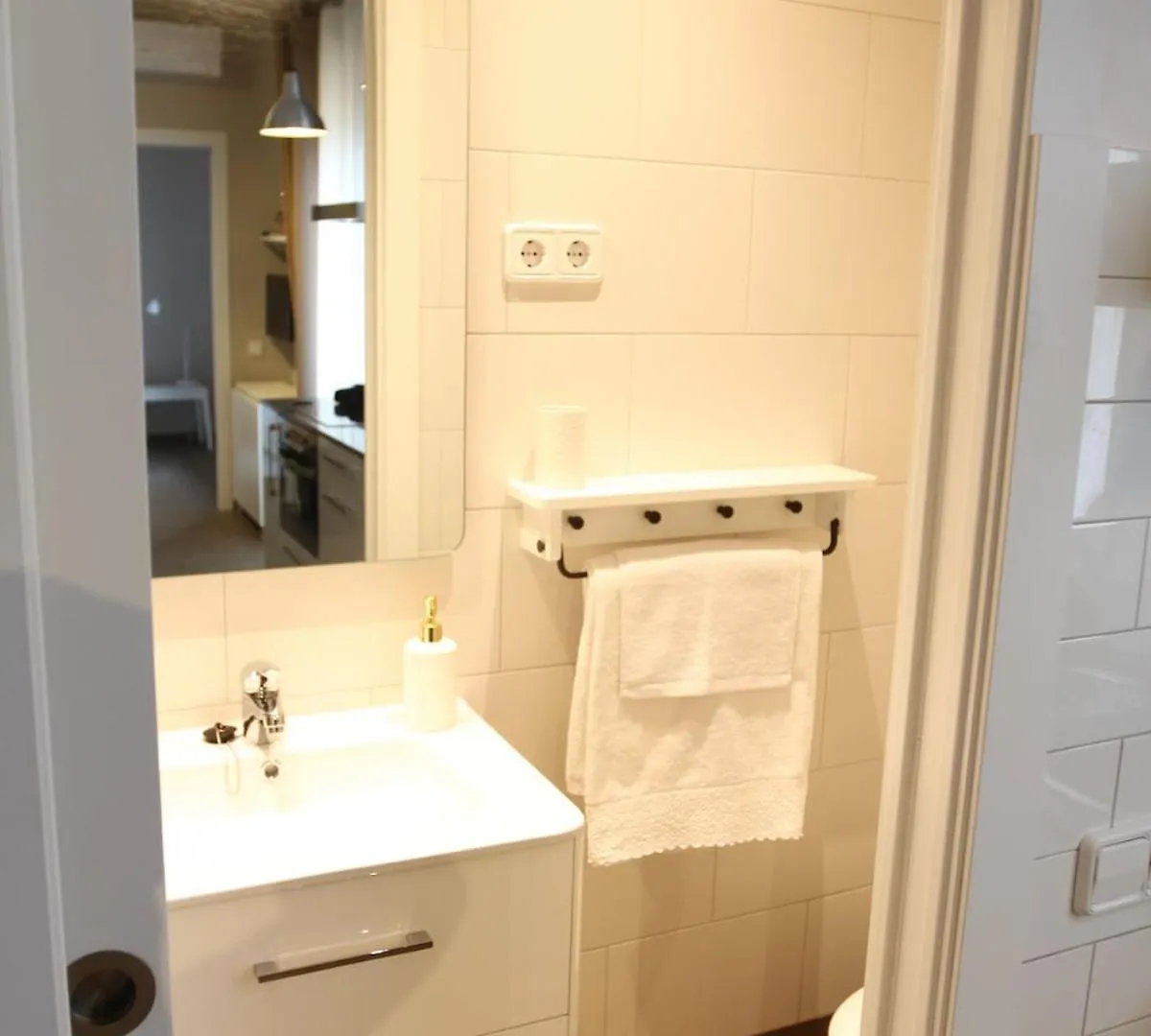 Lodging Apartments Almirall Beach 12 Barcelona